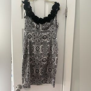 Black & white MAGGY LONDON DRESS. Silky polyester material. NWT 🖤